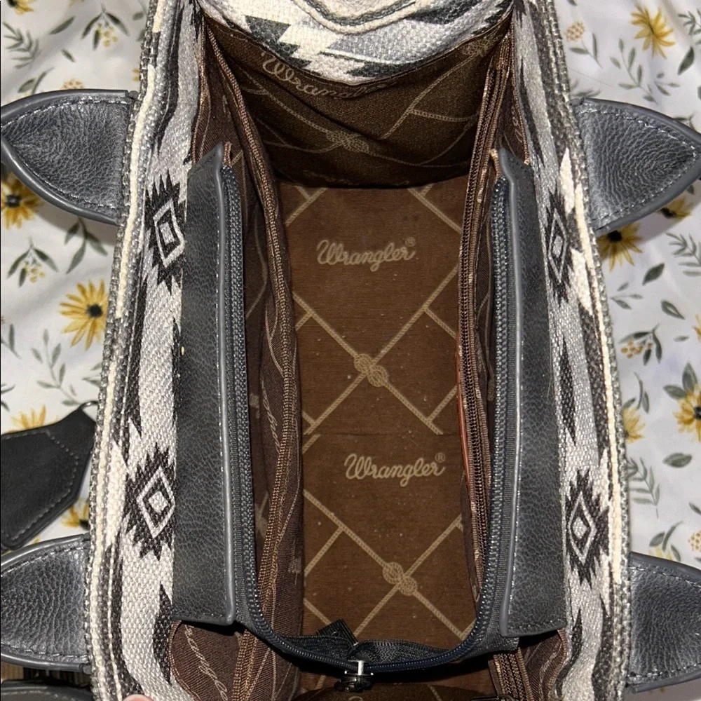 Wrangler Geometric Small Black and Gray Tote - Picture 7 of 9
